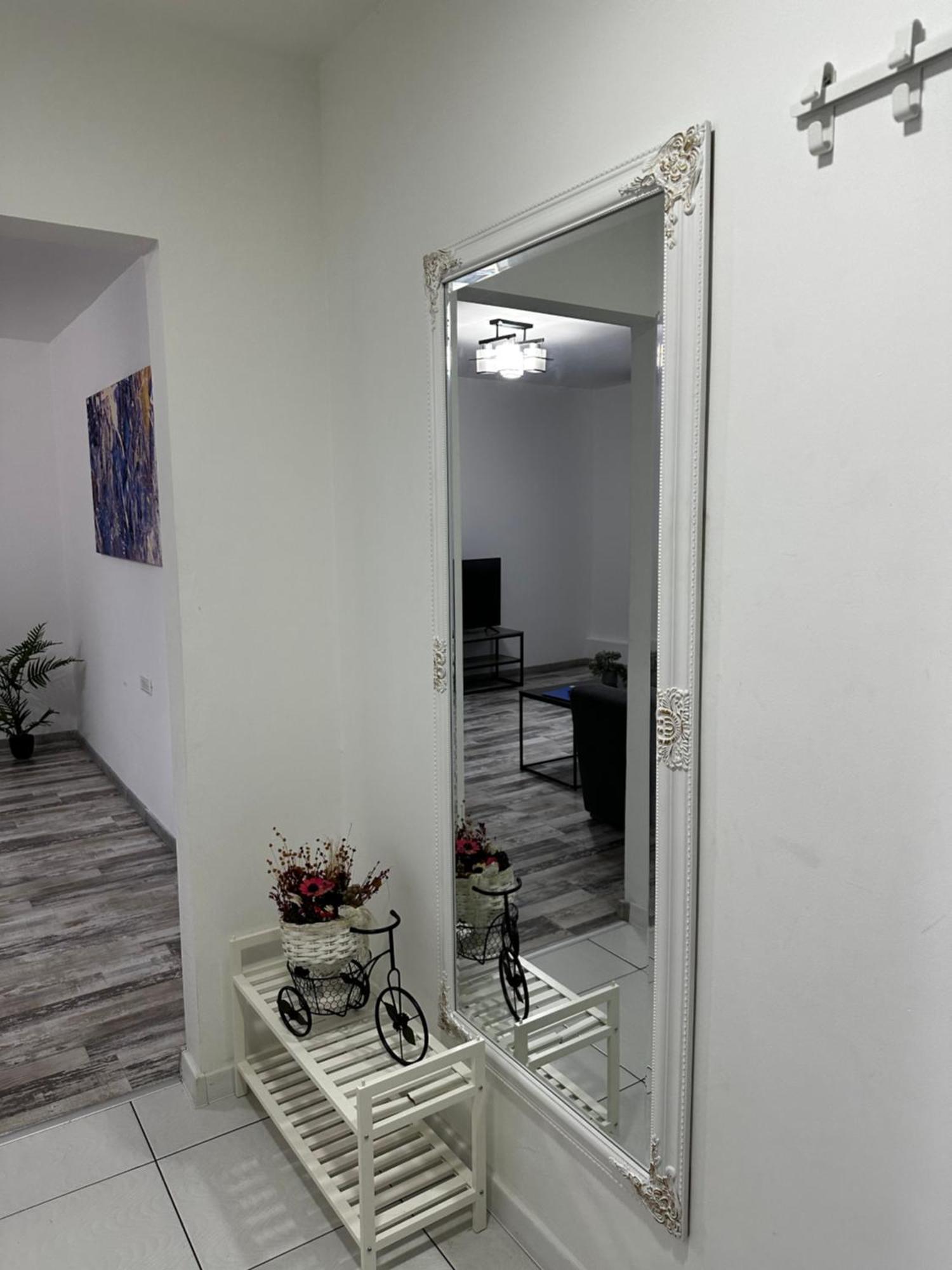 Comfort Apartment Targoviste Exteriör bild